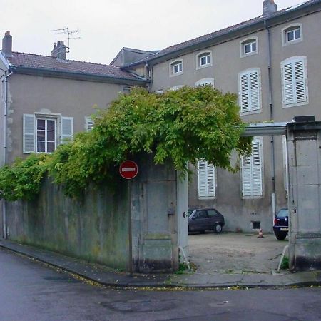 Appartement Historique Au Centre De Toul, Proche Cathedrale, Tous Services Inclus - Fr-1-584-74 Bagian luar foto
