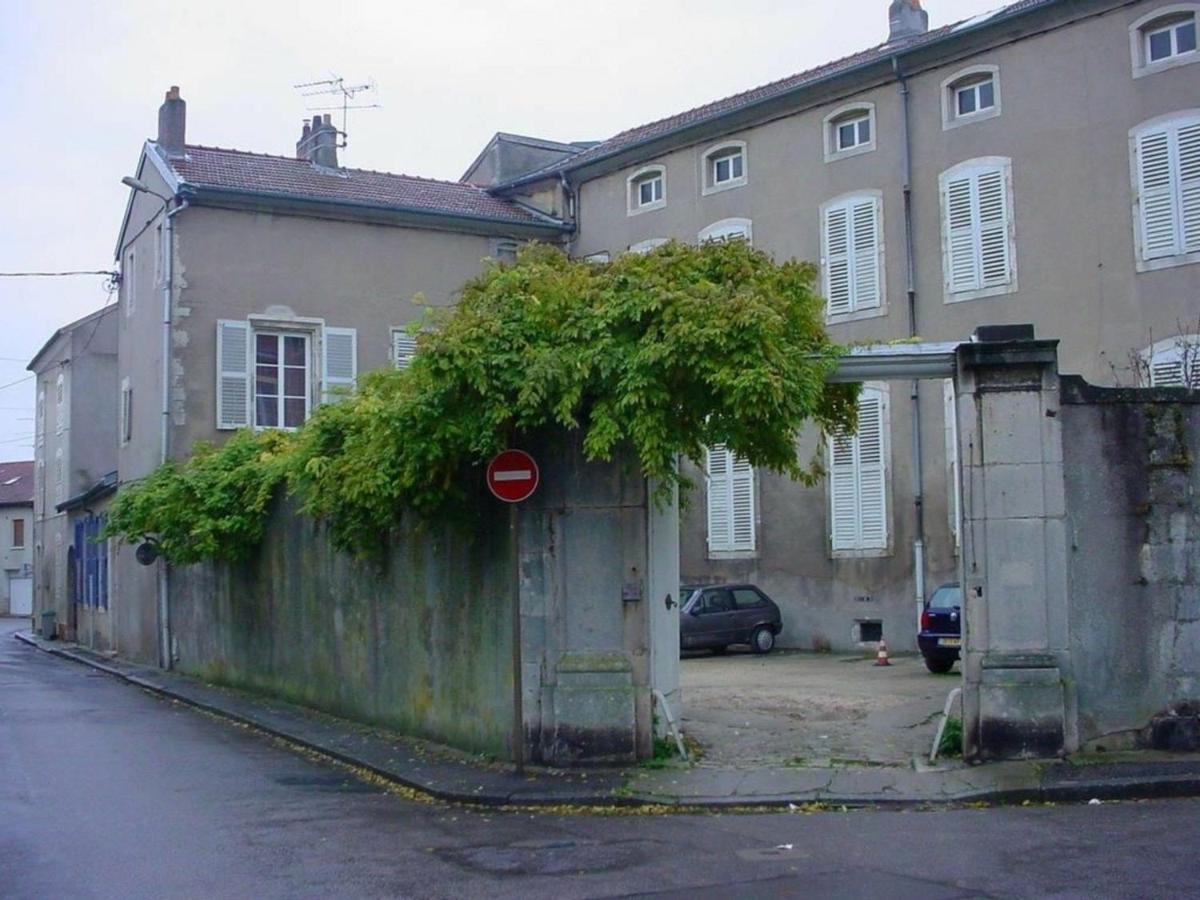 Appartement Historique Au Centre De Toul, Proche Cathedrale, Tous Services Inclus - Fr-1-584-74 Bagian luar foto