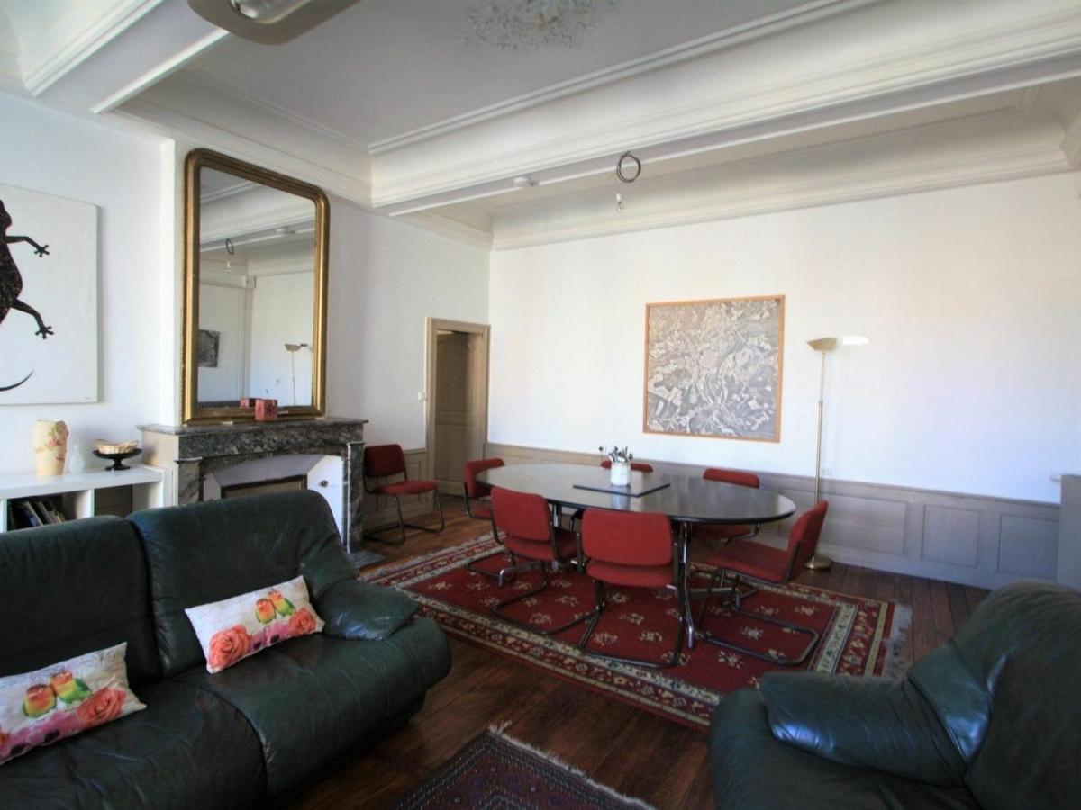 Appartement Historique Au Centre De Toul, Proche Cathedrale, Tous Services Inclus - Fr-1-584-74 Bagian luar foto